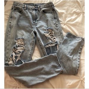 MOM JEANS DISTRESSED
